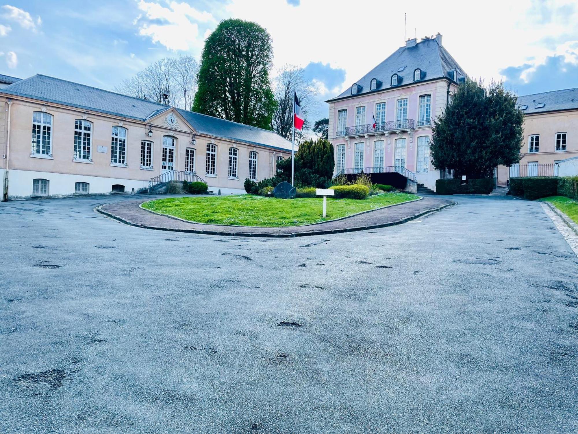 Studio Renove Et Tres Fonctionnel, Marly-Le-Roi Esterno foto
